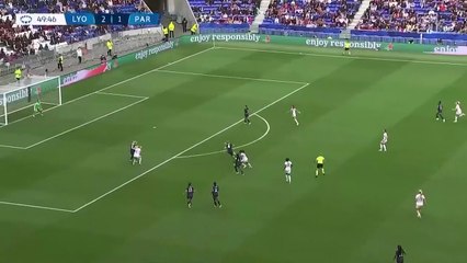 Ligue des champions : le PSG encaisse un but absolument ridicule face à Lyon