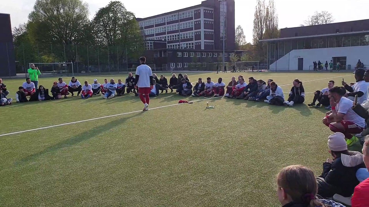Im großen Kreis und Stil: HT 16 feiert die Meisterschaft!
