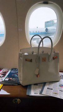 Sur Instagram, Saïd Boussif a également partagé des vidéos du jet partagé avec Vitaa dans lequel ils ont embarqué à l'aéroport du Bourget à Paris.