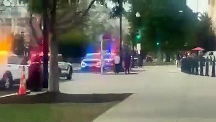 Man dies after setting himself on fire in front of Supreme Court building