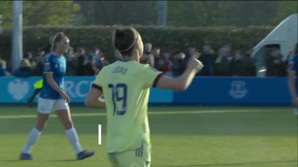 Arsenal beat Everton to cut Chelsea's WSL lead