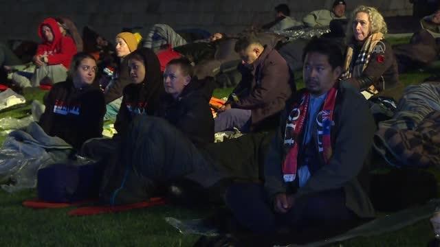 ÇANAKKALE - Avustralya ve Yeni Zelandalılar geleneksel Şafak Ayini için Anzak Koyu'na geldi
