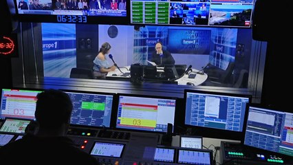 Le dilemme d'Emmanuel Macron : virer à gauche ou rester droit dans ses bottes