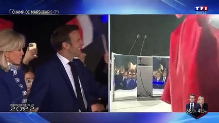 Un homme hurle "Manu à poil" et "Pète moi le cul Manu" après l'élection d'Emmanuel Macron (2022)