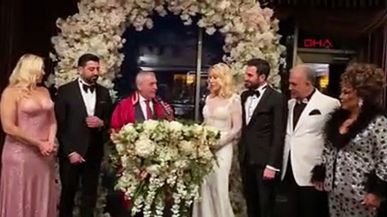 Seda Sayan ve Çağlar Ökten evlendi! Prag planı suya düştü