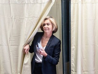 Présidentielle 2022 : cette grosse boulette devant l’isoloir, filmée par les caméras des chaînes d’infos !