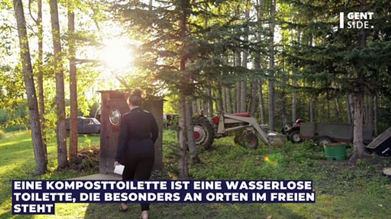 Wanderin fällt in Komposttoilette