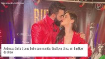 Andressa Suita usa look da mesma cor que Gusttavo Lima e troca beijos com cantor em show