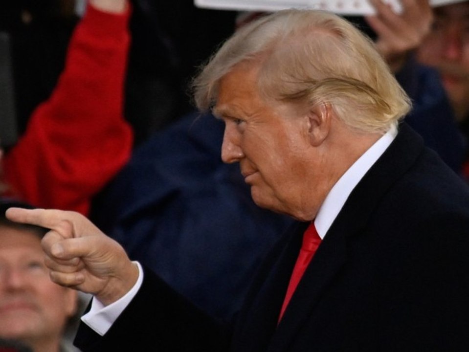 'Steht unter der Fuchtel': Donald Trump giftet gegen Harry und Meghan