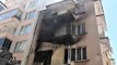 Madde bağımlılarının kullandığı metruk bina alev alev yandı... Panikleyen mahalle halkı kendini sokağa attı