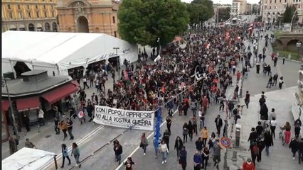 Bologna, in mille al corteo contro la guerra