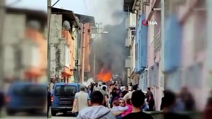 Bursa'da evlerin arasına tek motorlu uçak düştü!