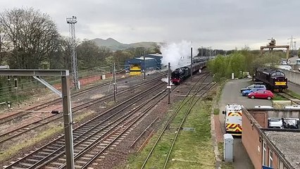 Scots Guardsman locomotive travels through Edinburgh