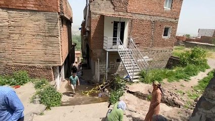 Husumetli komşuların felaketle sonuçlanan kavgası! Biri öldü, diğerinin evi ateşe verildi