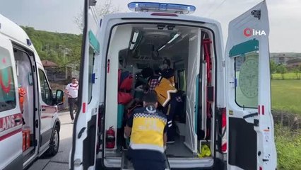 Sakarya'da kamyon ile otobüs çarpıştı: Çok sayıda yaralı var