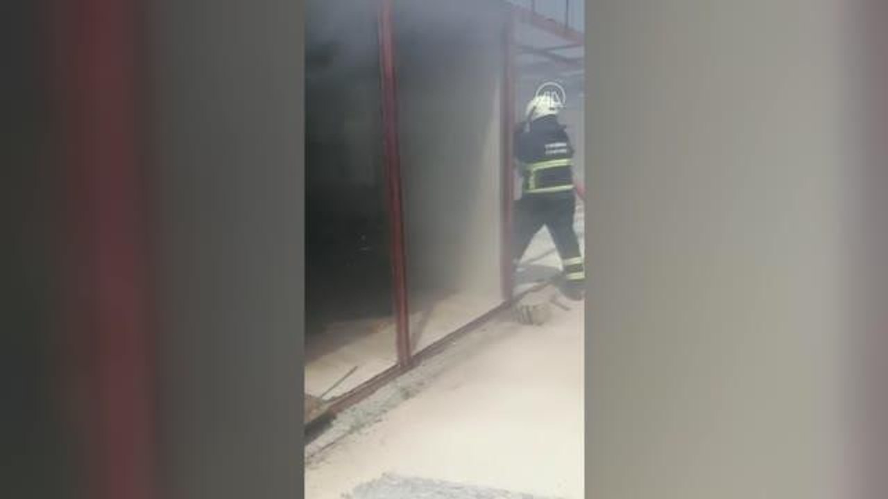 Son dakika haber... KIRIKKALE - Konteynerde çıkan yangın söndürüldü