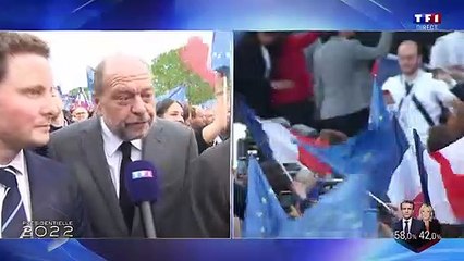 Les ministres célèbrent la victoire d'Emmanuel Macron sur le Champ de Mars