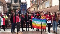 25 Aprile: il coro delle mondine canta Bella ciao in piazza a Bologna