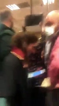 Kararın ardından mahkeme salonunda Her yer Taksim, yer direniş sloganı