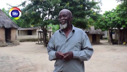 Idoso De 71 Anos De Idade Partilha Tecto E Cama Com 17 Esposas