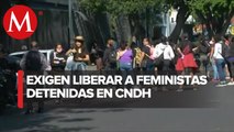 Feministas exigen la liberación de mujeres detenidas por toma de CNDH