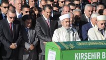 Adı cumhurbaşkanlığı adaylığı için geçen Haşim Kılıç, Neşet Ertaş'ın cenazesinde Cumhurbaşkanı Erdoğan'la yaşadığı anıyı anlattı