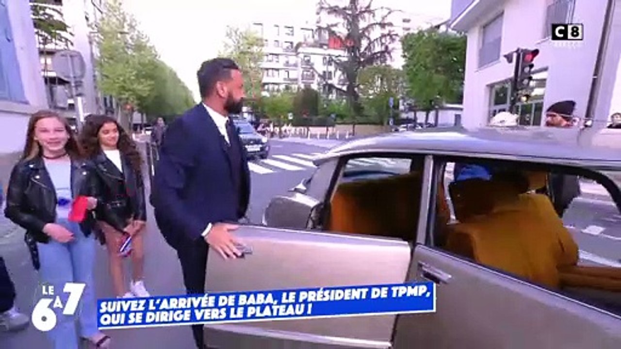 Présidentielle : Regardez Cyril Hanouna qui a parodié ce soir dans TPMP l'arrivée d'Emmanuel Macron au Champ-de-Mars avec des enfants et Brigitte Macron sous le traits de Daniele Moreau