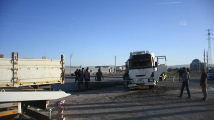 Vinç ile işçi servisinin çarpışması sonucu 18 kişi yaralandı