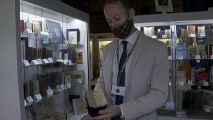 Livro em miniatura de Charlotte Brontë é vendido por mais de US$ 1 milhão