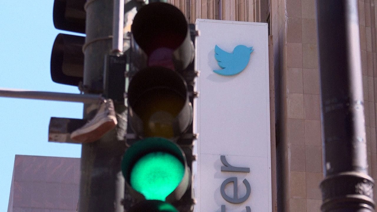 Elon Musk compra o Twitter por US$ 44 bi