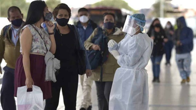 Las ciudades en las que aún se debe utilizar tapabocas en espacios cerrados