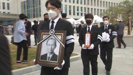故 한승헌 변호사 추모 노제...'모교' 전북대서 열려(영상) / YTN
