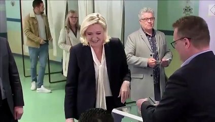 France's Marine Le Pen votes in presidential poll