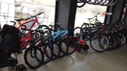 Çubuk'ta bisiklet kullanımı arttı: İlçenin ilk bisiklet galerisi açılmaya başladı