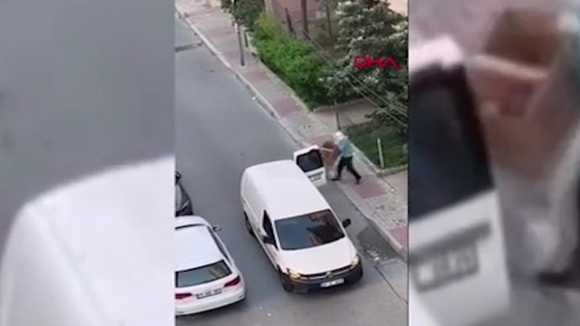 Pişkin hırsızlar, kendilerini uyaran vatandaşa aldırış etmedi