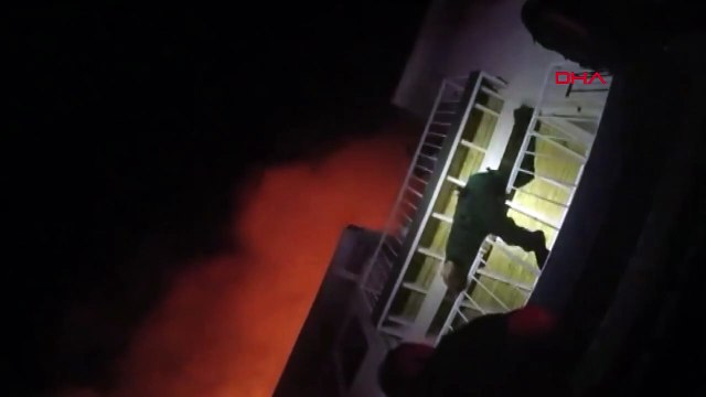 ABD'de çıkan yangında bir yaşındaki bebeğin kurtarılma anı kamerada