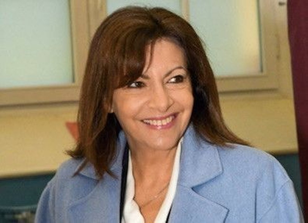 "Je n'ai pas voté pour ma mère" : pourquoi Arthur Germain, le fils d'Anne Hidalgo, ne l'a pas soutenue aux élections ?