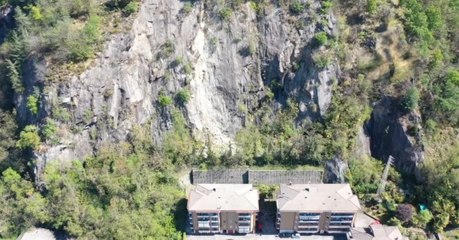 Luino (VA) - Frana incombe su condominio in frazione Creva: sfollate 12 famiglie (26.04.22)