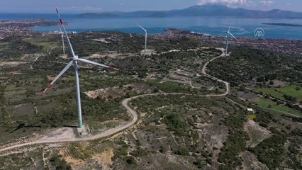 Yükseklik korkusuna rağmen rüzgar türbini ve gökdelenlerde çalışıyor