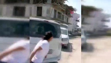 Baltalı dehşet kamerada! Polis komşusuna kabusu yaşattı