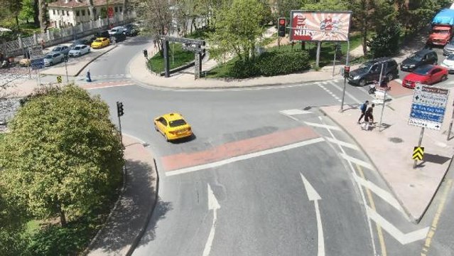 BEŞİKTAŞ'TA KIRMIZI IŞIK İHLALİ YAPANLAR POLİS DRONUNA YAKALANDI