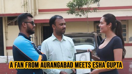 A Fan From Aurangabad Meets Esha Gupta