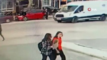 Motosiklet ile jip kafa kafaya çarpıştı