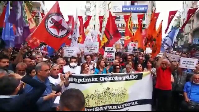 Gezi Davası'nda verilen hapis cezaları İzmir Alsancak'ta protesto edildi