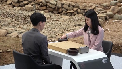 1,500년 전 신라 고분 출토 자갈돌로 바둑 대국 / YTN