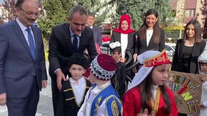 Milli Eğitim Bakanı Özer'den okullarda maske kullanımı açıklaması Açıklaması