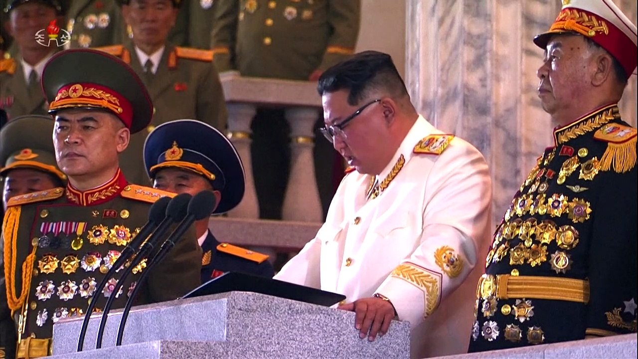 El líder norcoreano aboga por "fortalecer y desarrollar" sus armas nucleares