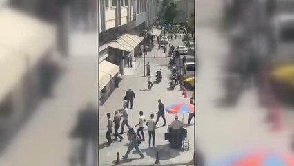 Gaziantep'te sokakta tüfekle ateş eden şüpheli kamerada