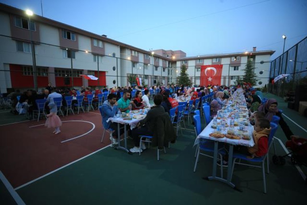Son dakika gündem: Kırklareli Valisi Bilgin, savaş mağduru Ukraynalı vatandaşlarla iftarda buluştu