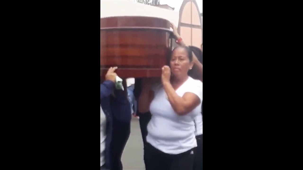 ASÍ QUIERO MI ENTIERRO...